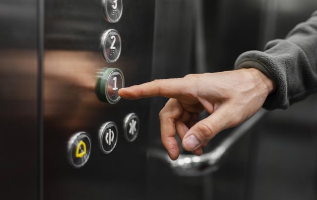 Россия может остаться без лифтов из-за введенных санкций. Запчастей хватит лишь на полгода