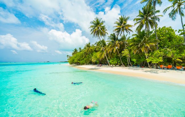 Мальдіви введуть податок на виліт з островів: кому і скільки доведеться платити