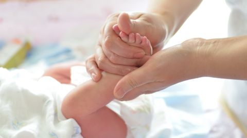 "Знайшла немовля на смітнику": на Закарпатті викрили сімейний обман