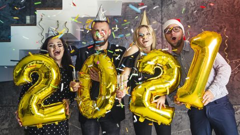 Астролог рассказала, что можно и нельзя дарить на Новый год Быка 2021