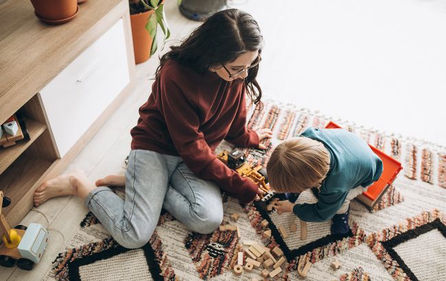 Кабмін змінив порядок відшкодування вартості послуги "муніципальна няня"