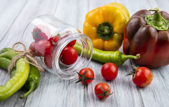 Помидоры на зиму без рассола и воды: такого вы точно еще не делали!