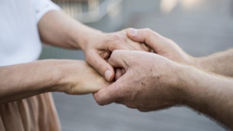 Дивна смерть подружжя в Кривому Розі: залишили записку і зробили крок з вікна