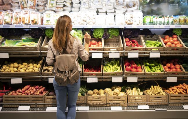 Дефіцит овочів і фруктів. Чи загрожують українцям порожні ринки та магазини?