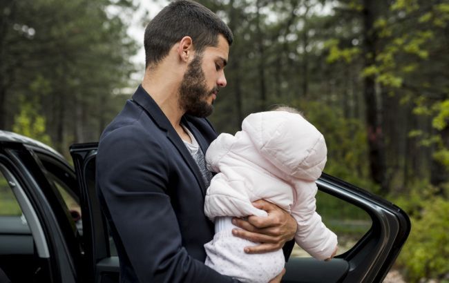 Як зрозуміти, що дитину в авто можна перевозити спереду: у МВС уточнили правила