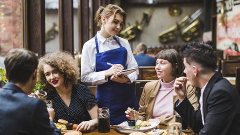 З 2021 року ресторани та кафе зобов'яжуть перейти на українську мову