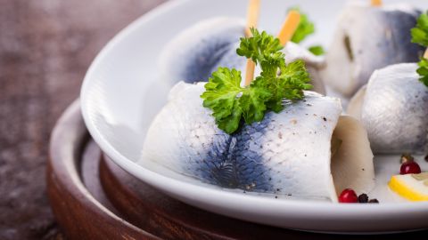 Как выбрать правильную селедку и не отравиться