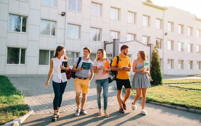 10 самых популярных украинских вузов, куда абитуриенты подали больше всего заявлений: кто в рейтинге