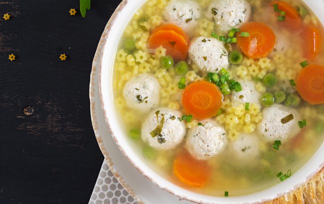 Під Києвом співробітники замовили обід в офіс: вын виявився з великим "сюрпризом"