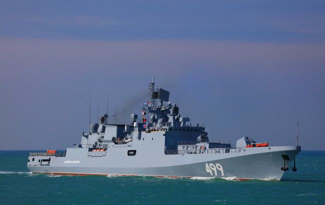 Российский фрегат "Адмирал Макаров" с ракетами "Калибр" вышел из Севастополя в Черное море