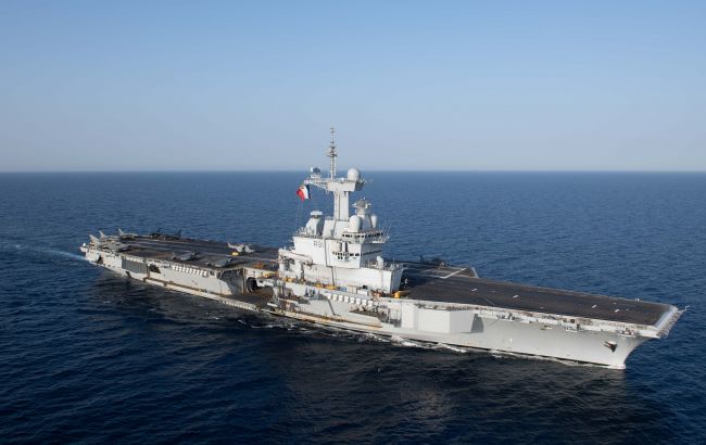 Франція направить флагманський авіаносець на Близький Схід