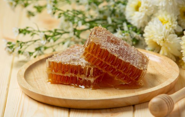 Эти секреты помогут вам дольше хранить медовые соты, которые очень полезны для здоровья