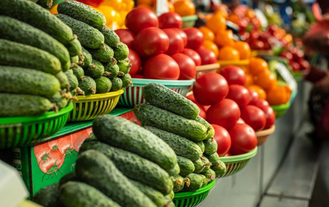 В Україні впали ціни на улюблений салатний овоч: скільки зараз коштує кілограм