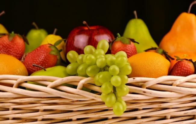 "Навіть корисним не можна зловживати": Супрун розвіяла міфи щодо вживання фруктів