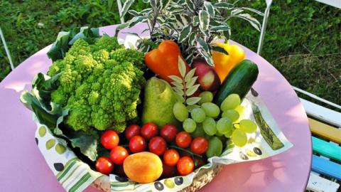 Что покупать на рынке в августе: сезонные фрукты и овощи