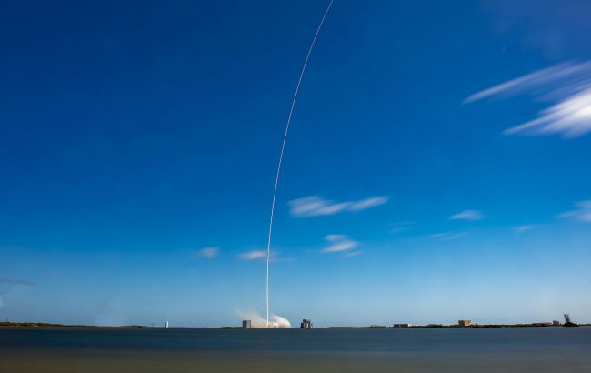 SpaceX вивела на орбіту нову партію супутників Starlink: відео запуску ракети