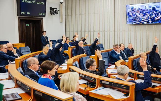 Сенат Польщі засудив викрадення українських дітей Росією