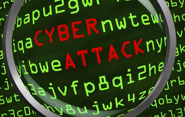 Взломавший почту Клинтон хакер назвал обвинения РФ в кибератаках "фейковой кибервойной"