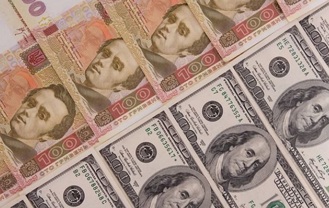 Курс доллара на межбанке в 10:00 сохранился на уровне 26,20 гривен