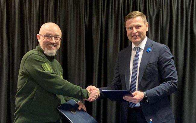 Минобороны Украины и Эстонии подписали меморандум о сотрудничестве