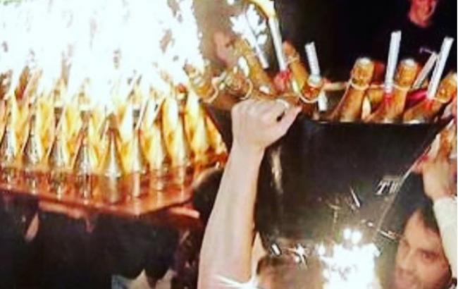 Красиво жить не запретишь: российские футболисты "спустили" на шампанское в Монако €250 тыс.