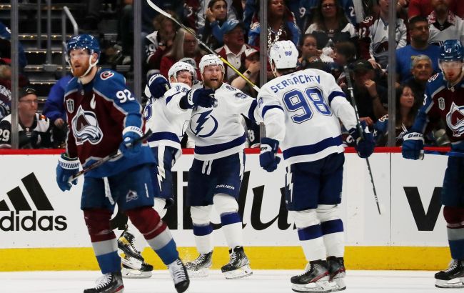 "Тампа" вырвала выездную победу над "Колорадо" и сохранила интригу финала Кубка Стэнли