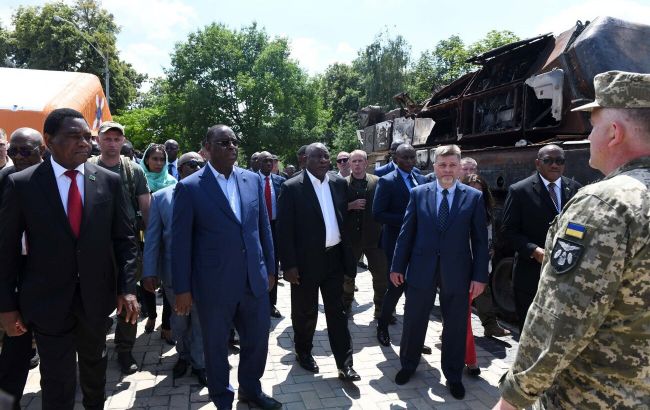 Делегация из Африки спускалась в бомбоубежище во время атаки на Киев, - Reuters