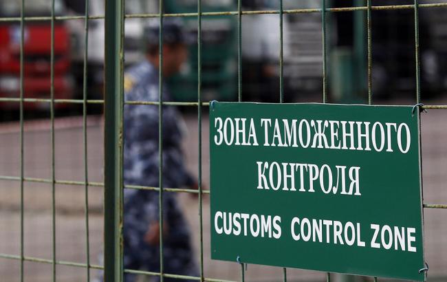 У Раді закликали правоохоронців розібратися з корупційними схемами на київській митниці