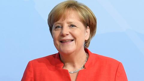 Меркель виконала джазову композицію для виборців (відео)