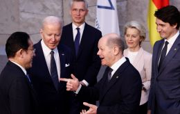 Нерішуча "сімка". Що заважає Заходу запровадити повну заборону експорту до Росії