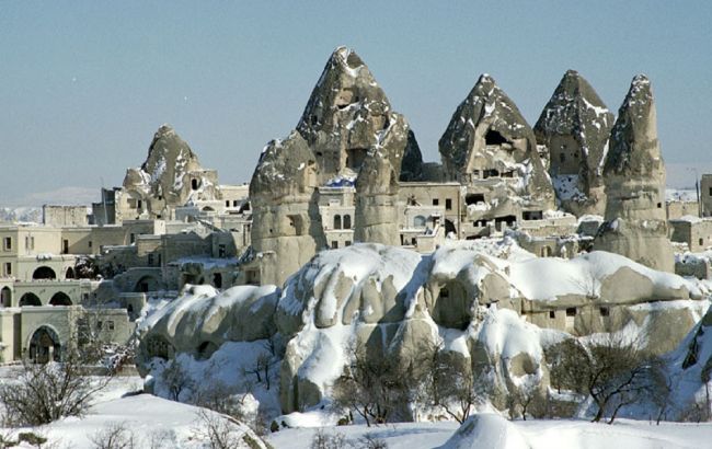 Зимняя Каппадокия. Туристы массово едут в знаменитый регион Турции в канун Нового года