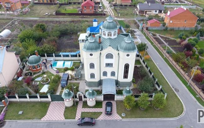 На зависть Трампу: судья из Полтавской области внес в декларацию шикарные хоромы