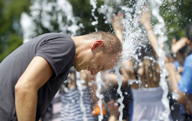 Погода на завтра: в Украине без осадков, температура до +36