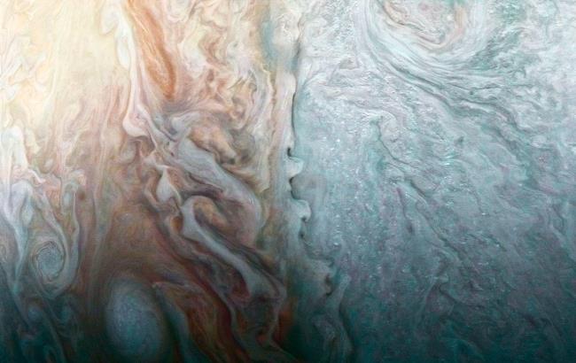 Межпланетный зонд NASA запечатлел облака Юпитера