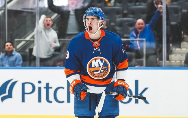 Нападник "Айлендерс" із дублями шайб і асистів очолив топ-3 зірок вечора НХЛ: відео