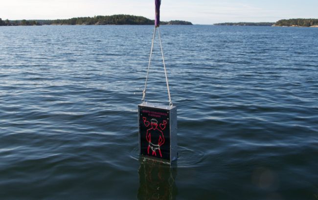 Шведи спустили в Балтійське море гей-рекламу для російських підводних човнів