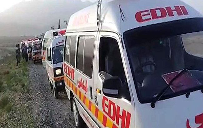 У Пакистані застрелили 14 осіб під час нападу на автобус