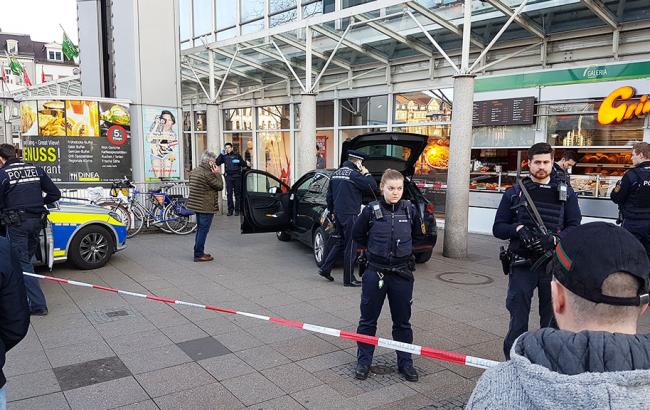 Наезд на толпу в Германии: в больнице умер один из пострадавших
