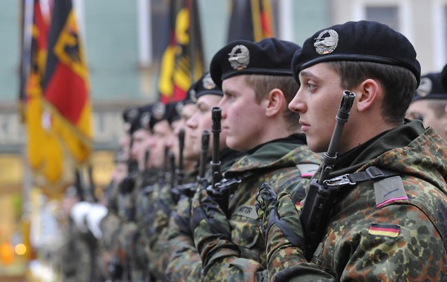 В казармах Германии проведут обыски на предмет нацистской символики