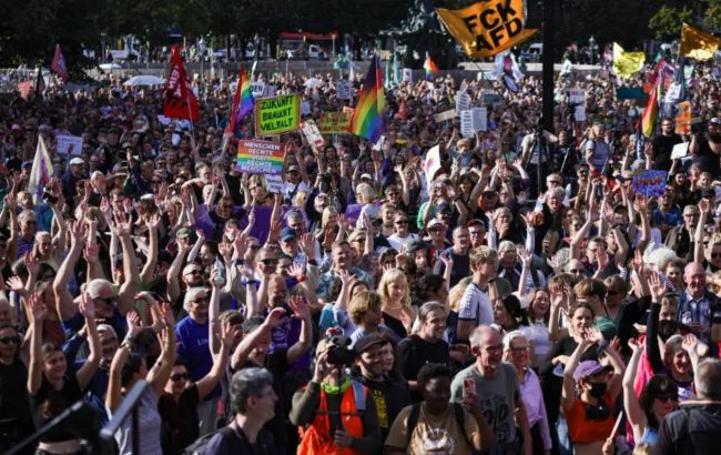 Около 150 тысяч человек митинговали в Германии против AfD