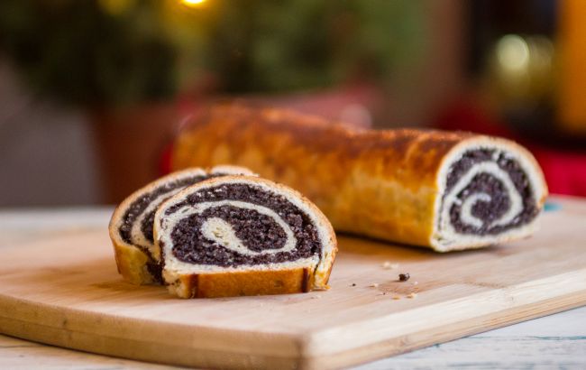 Найсмачніший маковий рулет на Маковія: простий рецепт до свята