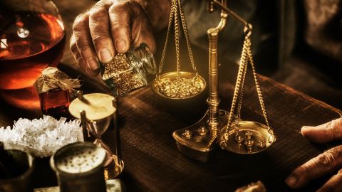 Учені провели експеримент із перетворенням одного металу на інший: як це пов'язано з алхімією