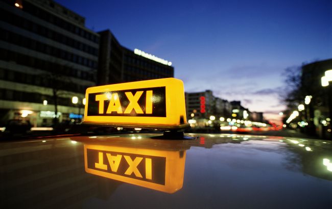 Понад 1300 грн за поїздку: у Києві злетіли ціни на таксі через збої в роботі транспорту