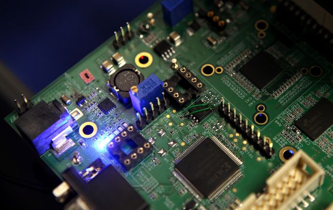 Власти Китая направят рекордные 40 млрд долларов на производство микрочипов, - Reuters