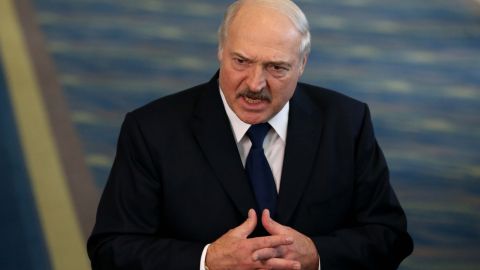 "Китайська&nbsp;і російська краще". Лукашенко заявив, що Білорусі не потрібні західні вакцини