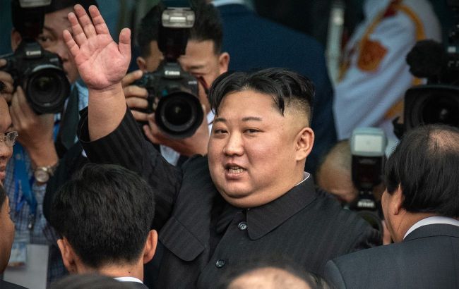 "Безпрецедентне диво": Кім Чен Ин оголосив про "перемогу" над COVID-19 в Північній Кореї