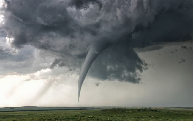 В Украине заметили много смерчей одновременно (видео)