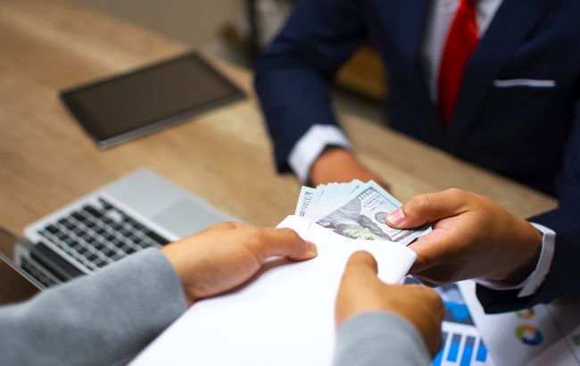 От вас требуют взятку? Куда жаловаться, чтобы защитить свои права