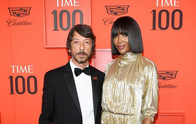 Чистое золото: Наоми Кэмпбелл блистает в роскошном платье Valentino на гала-вечере журнала Time
