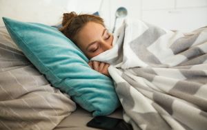 Як спати в теплі вночі без опалення: перевірені методи від тих, хто вже пережив блекаути